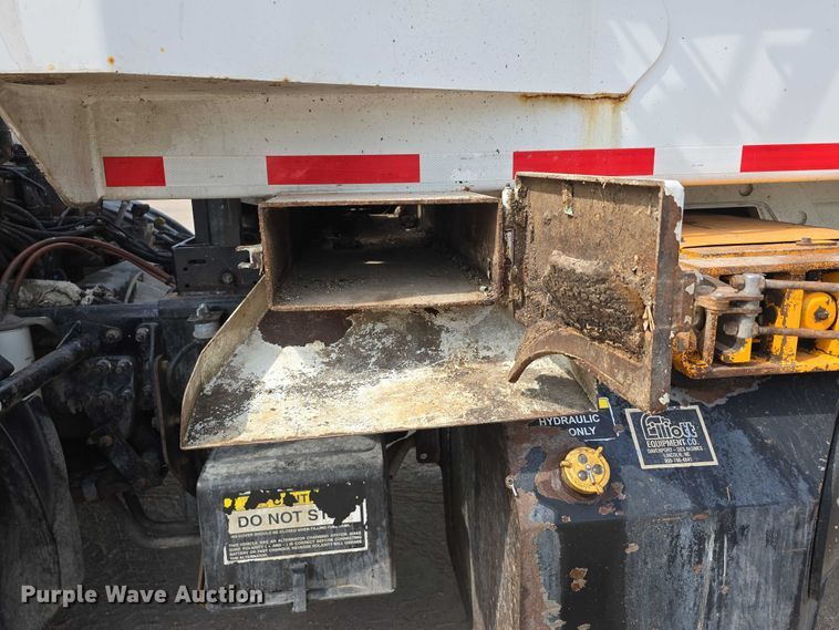 image for item DT6910 2008 American LaFrance Condor refuse truck