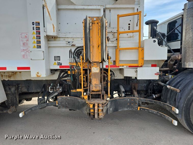 image for item DT6910 2008 American LaFrance Condor refuse truck