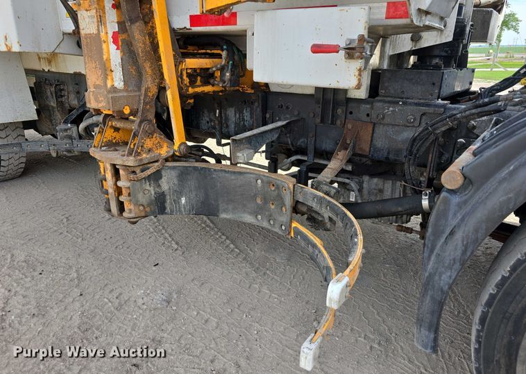 image for item DT6910 2008 American LaFrance Condor refuse truck