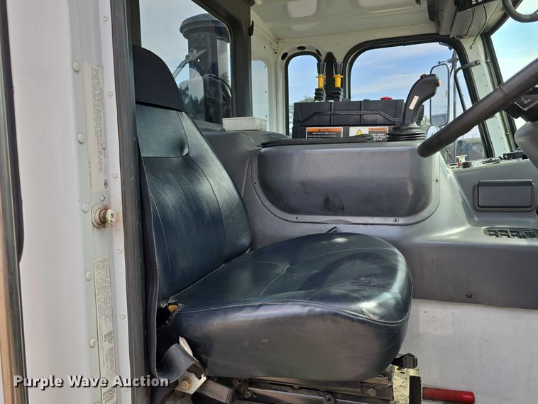 image for item DT6910 2008 American LaFrance Condor refuse truck