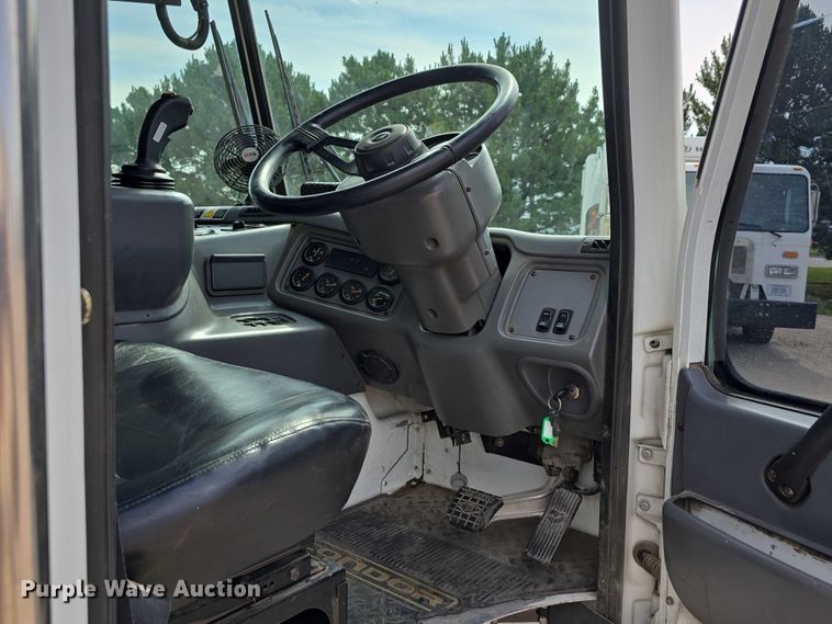 image for item DT6910 2008 American LaFrance Condor refuse truck