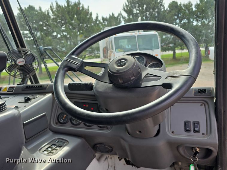 image for item DT6910 2008 American LaFrance Condor refuse truck