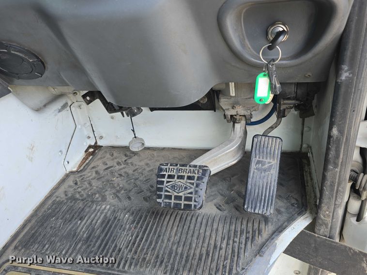 image for item DT6910 2008 American LaFrance Condor refuse truck