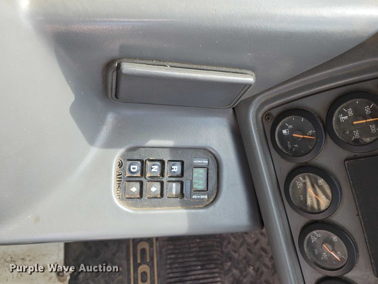 image for item DT6910 2008 American LaFrance Condor refuse truck