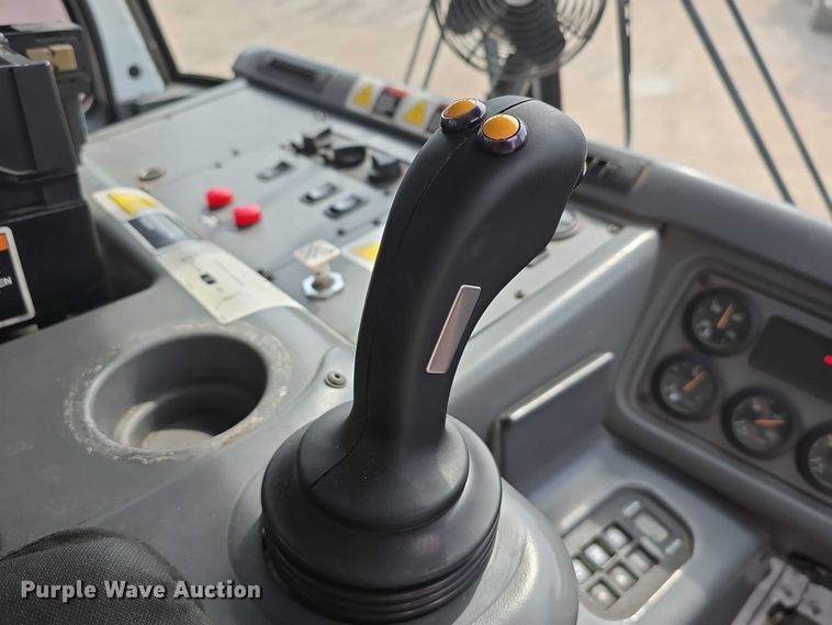 image for item DT6910 2008 American LaFrance Condor refuse truck