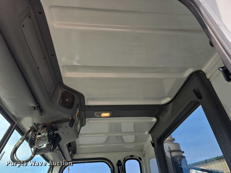 image for item DT6910 2008 American LaFrance Condor refuse truck