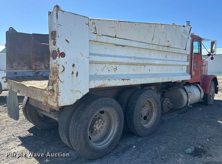 image for item DT7171 1987 Freightliner FLC dump truck