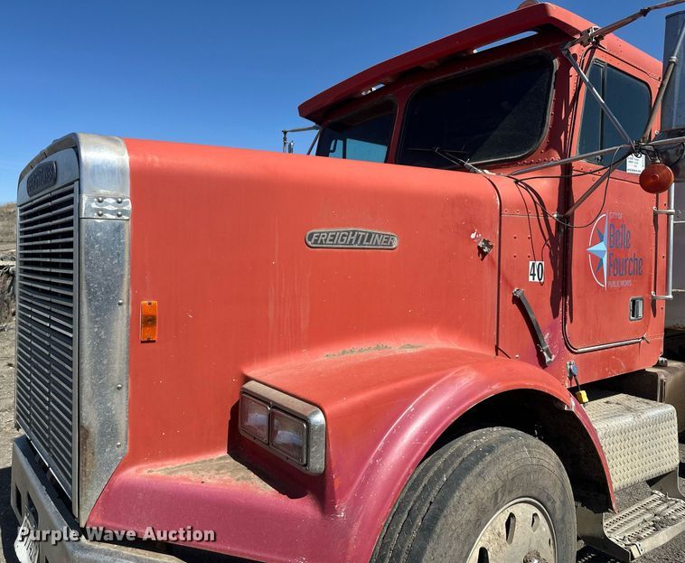 image for item DT7171 1987 Freightliner FLC dump truck