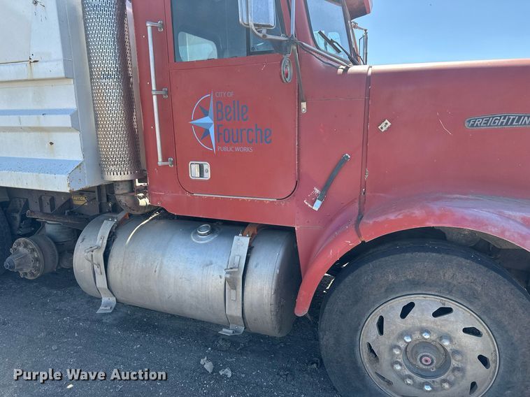 image for item DT7171 1987 Freightliner FLC dump truck