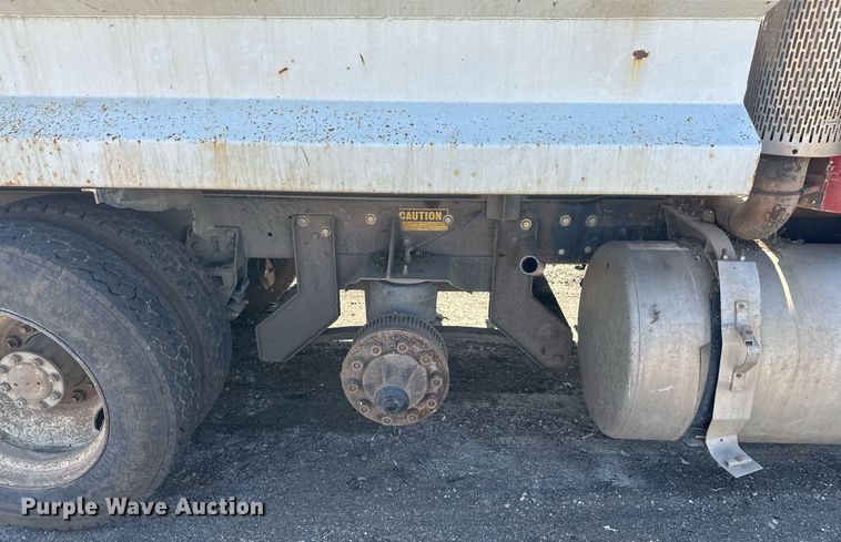 image for item DT7171 1987 Freightliner FLC dump truck