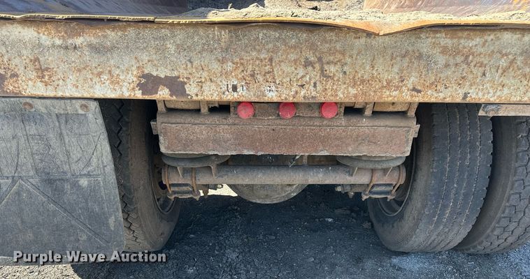 image for item DT7171 1987 Freightliner FLC dump truck
