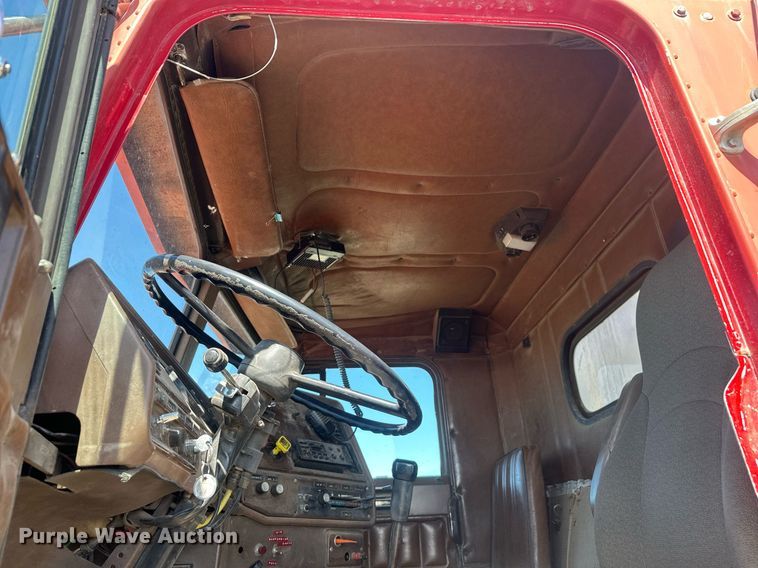 image for item DT7171 1987 Freightliner FLC dump truck