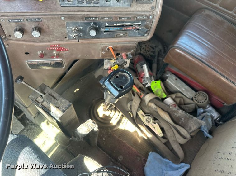 image for item DT7171 1987 Freightliner FLC dump truck