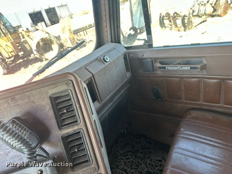 image for item DT7171 1987 Freightliner FLC dump truck