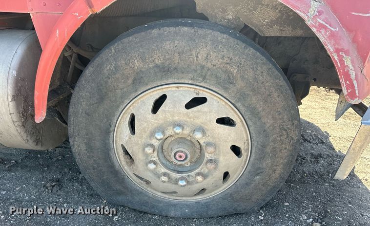 image for item DT7171 1987 Freightliner FLC dump truck