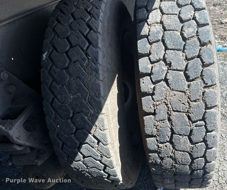 image for item DT7171 1987 Freightliner FLC dump truck