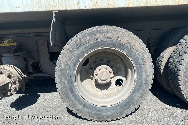 image for item DT7171 1987 Freightliner FLC dump truck