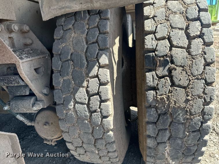 image for item DT7171 1987 Freightliner FLC dump truck