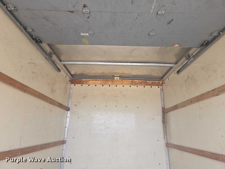 image for item DU7823 2001 GMC Savana G3500 box truck