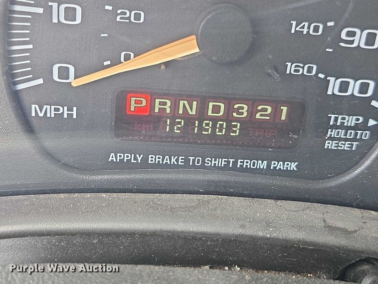 image for item DU7823 2001 GMC Savana G3500 box truck