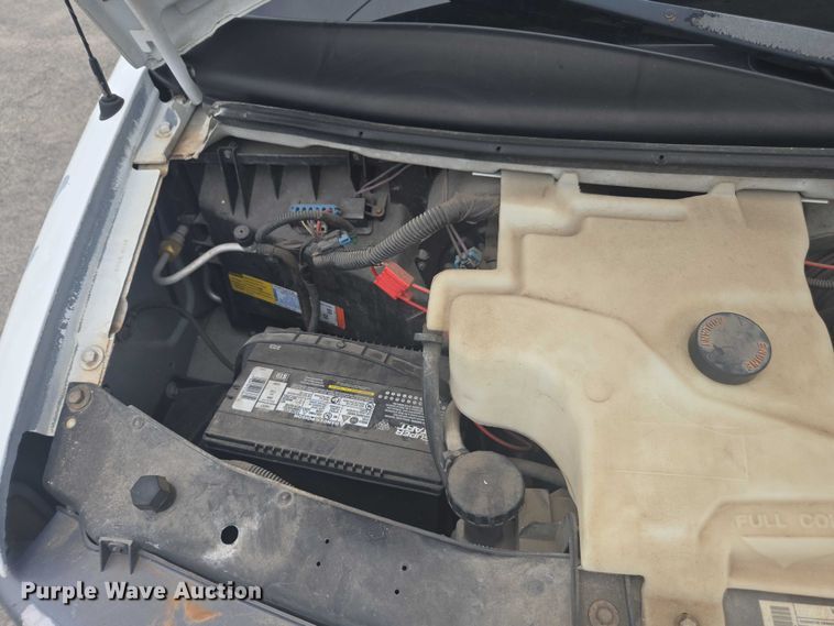 image for item DU7823 2001 GMC Savana G3500 box truck