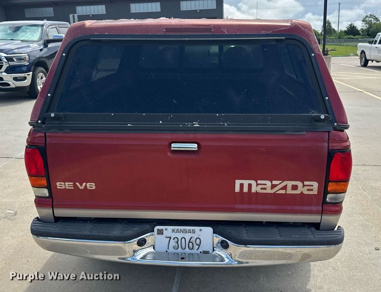 image for item DU7829 1998 Mazda B-series B4000 Ext. Cab pickup truck