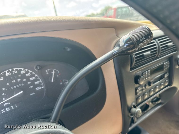 image for item DU7829 1998 Mazda B-series B4000 Ext. Cab pickup truck