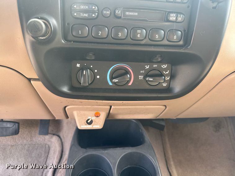 image for item DU7829 1998 Mazda B-series B4000 Ext. Cab pickup truck