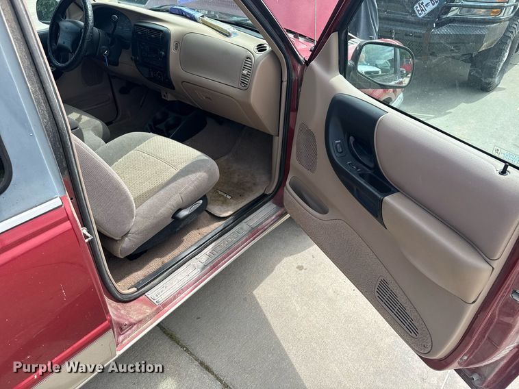 image for item DU7829 1998 Mazda B-series B4000 Ext. Cab pickup truck