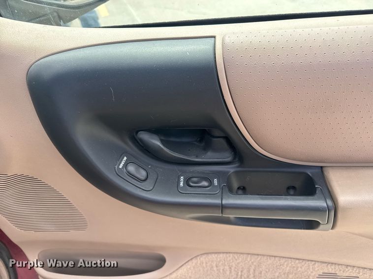 image for item DU7829 1998 Mazda B-series B4000 Ext. Cab pickup truck