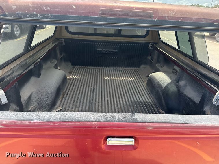 image for item DU7829 1998 Mazda B-series B4000 Ext. Cab pickup truck
