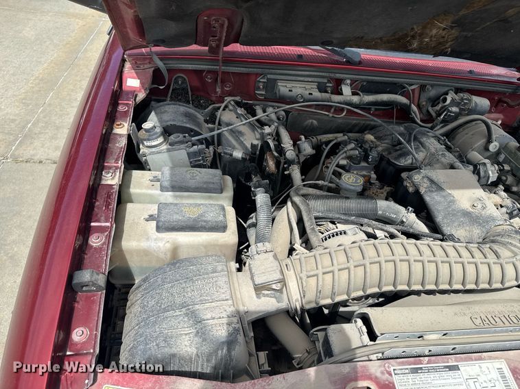 image for item DU7829 1998 Mazda B-series B4000 Ext. Cab pickup truck