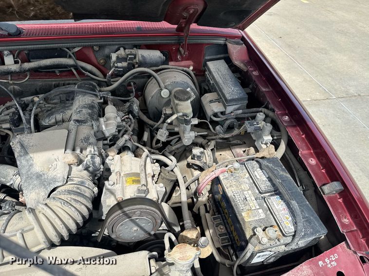 image for item DU7829 1998 Mazda B-series B4000 Ext. Cab pickup truck