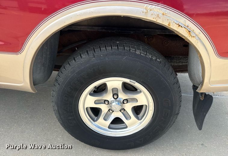 image for item DU7829 1998 Mazda B-series B4000 Ext. Cab pickup truck