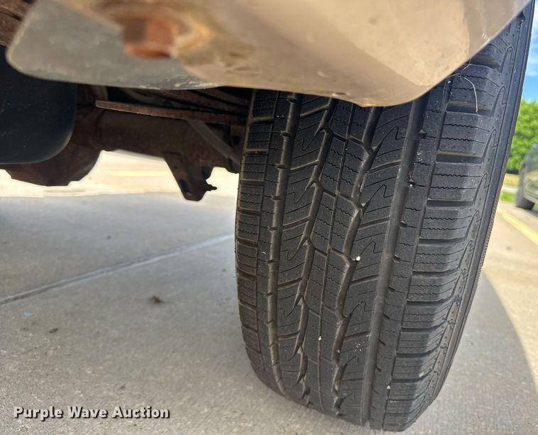 image for item DU7829 1998 Mazda B-series B4000 Ext. Cab pickup truck