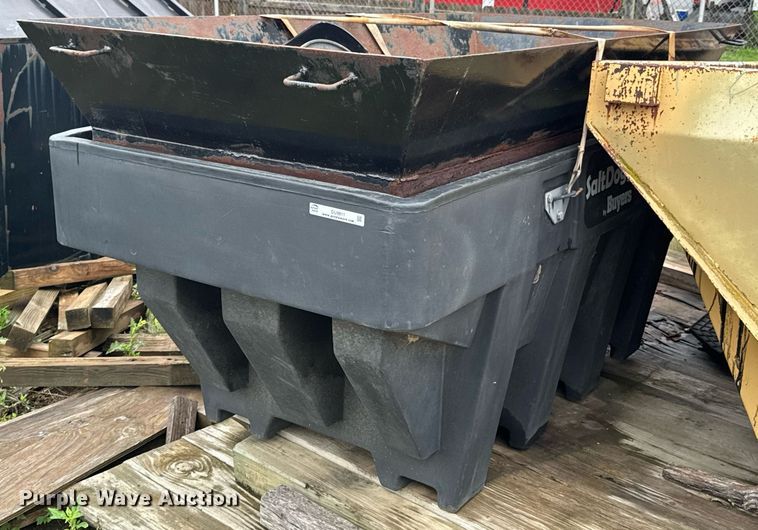 image for item DU9811 Buyers Salt Dogg spreader