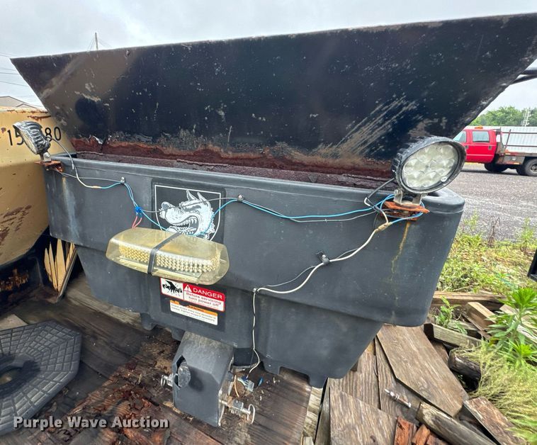 image for item DU9811 Buyers Salt Dogg spreader