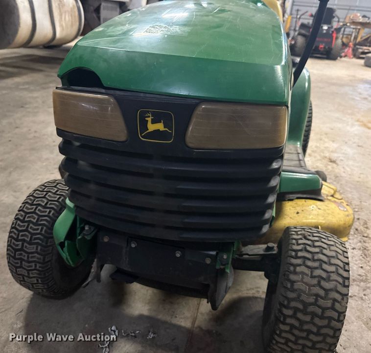 image for item DU9834 1999 John Deere LT166 lawn mower