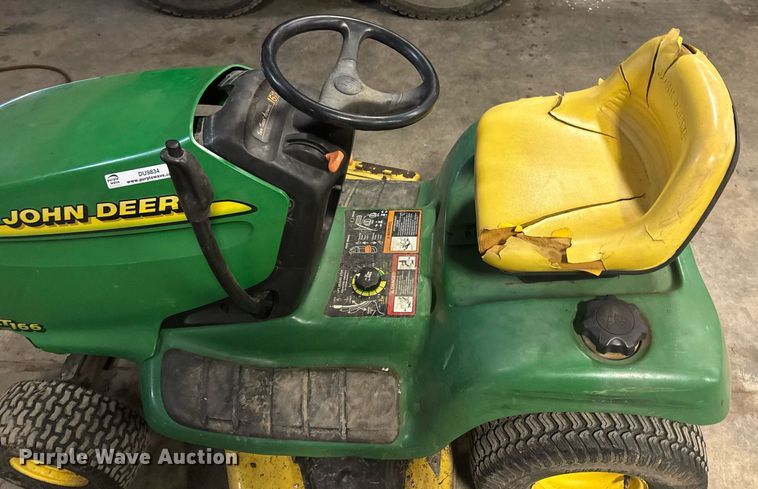 image for item DU9834 1999 John Deere LT166 lawn mower
