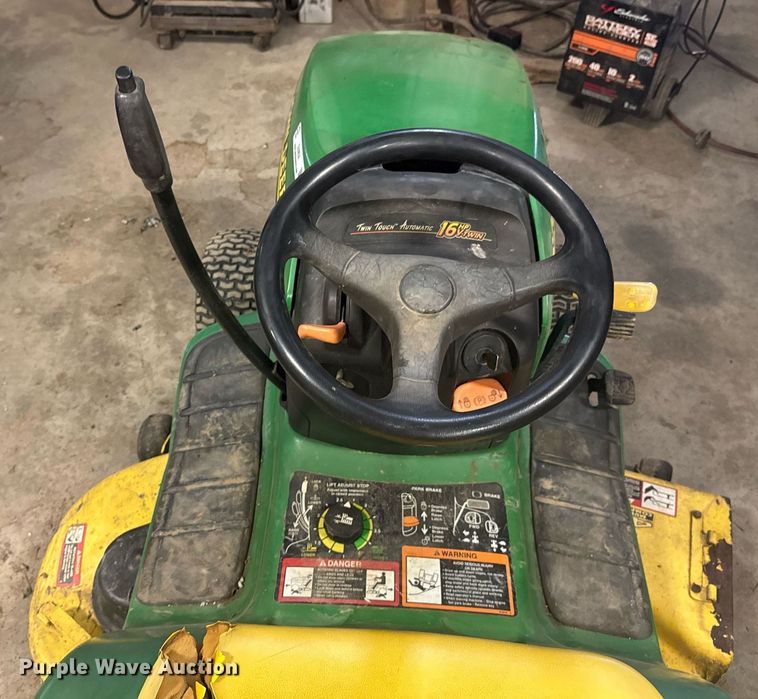 image for item DU9834 1999 John Deere LT166 lawn mower