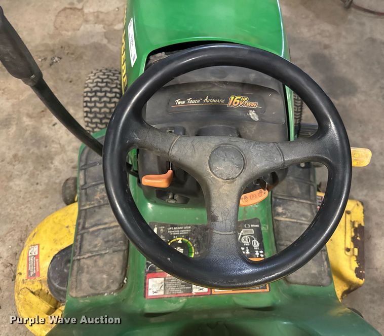 image for item DU9834 1999 John Deere LT166 lawn mower