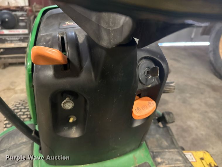 image for item DU9834 1999 John Deere LT166 lawn mower