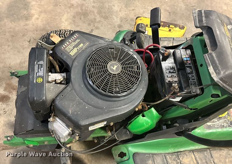 image for item DU9834 1999 John Deere LT166 lawn mower