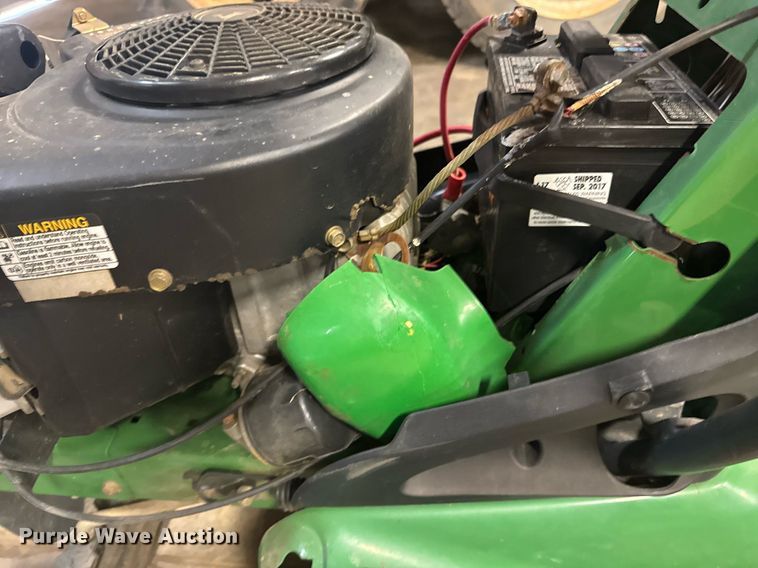 image for item DU9834 1999 John Deere LT166 lawn mower