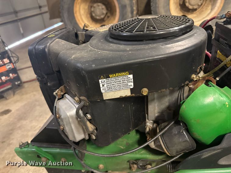 image for item DU9834 1999 John Deere LT166 lawn mower