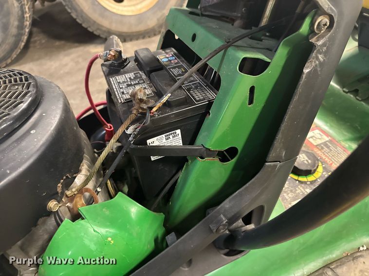 image for item DU9834 1999 John Deere LT166 lawn mower