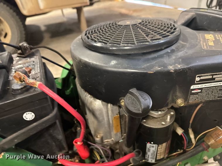 image for item DU9834 1999 John Deere LT166 lawn mower