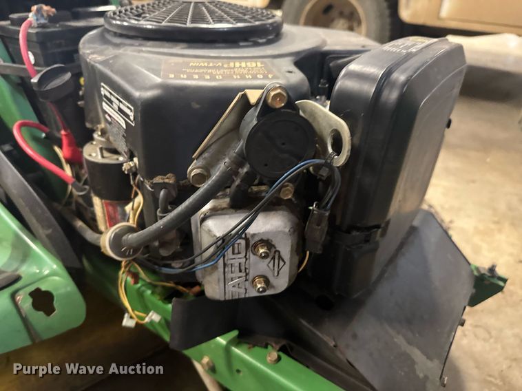 image for item DU9834 1999 John Deere LT166 lawn mower