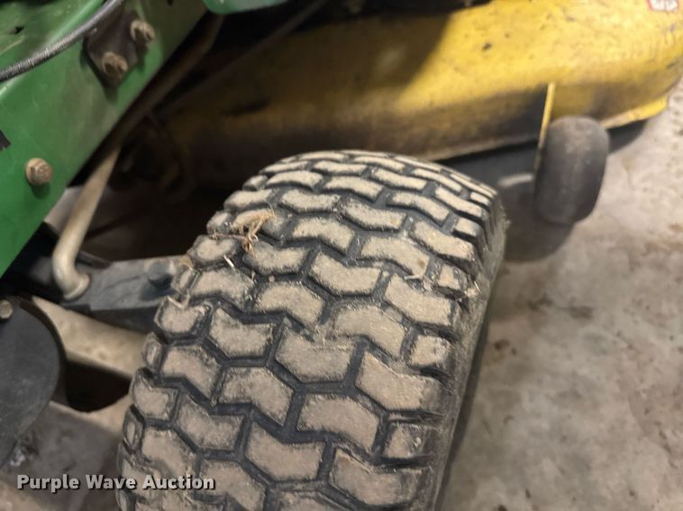 image for item DU9834 1999 John Deere LT166 lawn mower