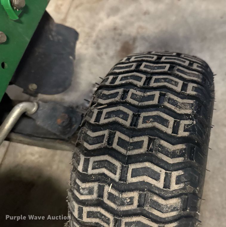 image for item DU9834 1999 John Deere LT166 lawn mower